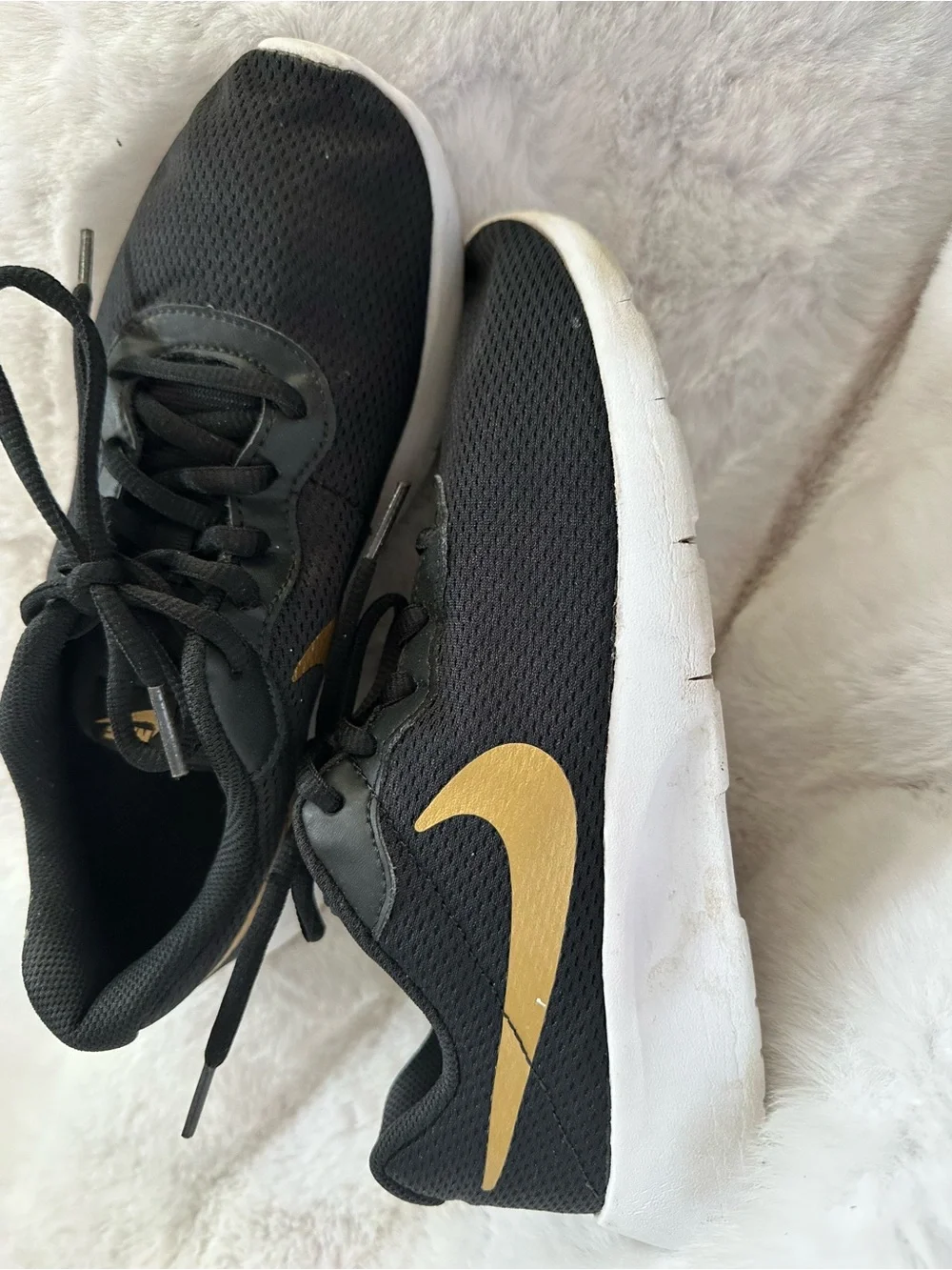 Nike Black and White Trainer with Gray Details